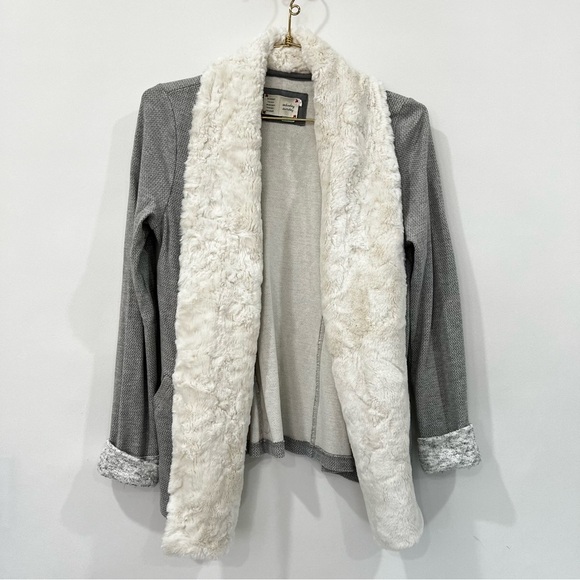 Anthropologie Ambrose Knit Jacket Gray Cream Cardigan Plush Collar Size Medium - Picture 10 of 10